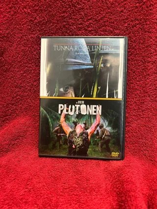 Den Tunna Röda Linjen / Plutonen