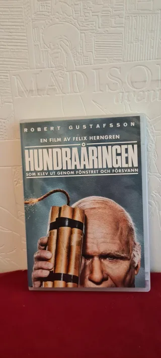 Hundraåringen som klev ut genom fönstret och försvann