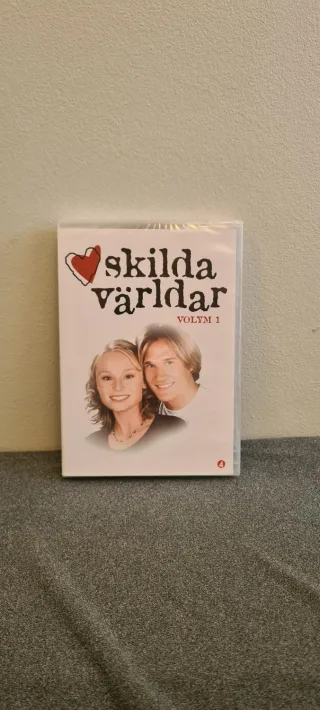 Skilda Världar: Volym 1