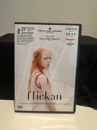 Flickan