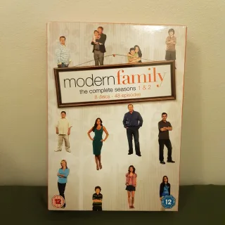 Modern Family: The Complete Seasons 1 & 2