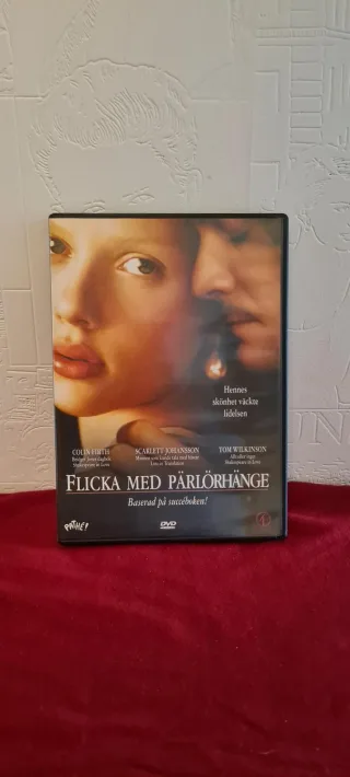 Flicka med pärlörhänge