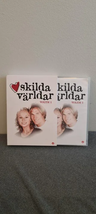Skilda Världar: Volym 1